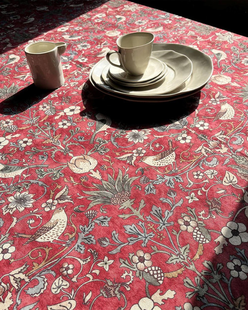 Bordeaux Bird غطاء طاولة 