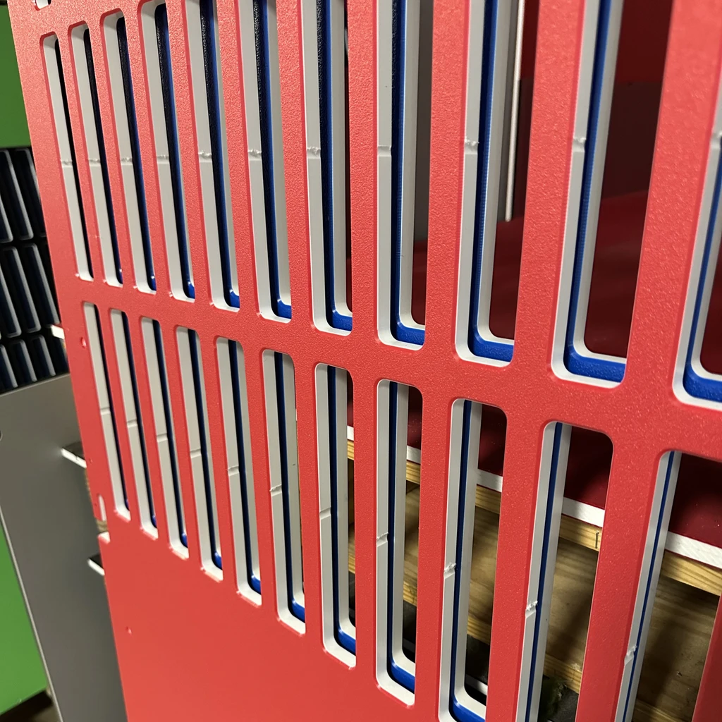 Machine error on this kennel gate. Cosmetic damage only
