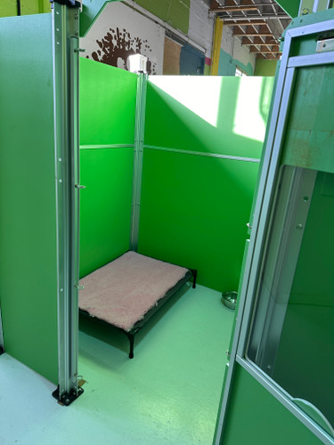 Jet Pet's custom Gator Kennels in lime green