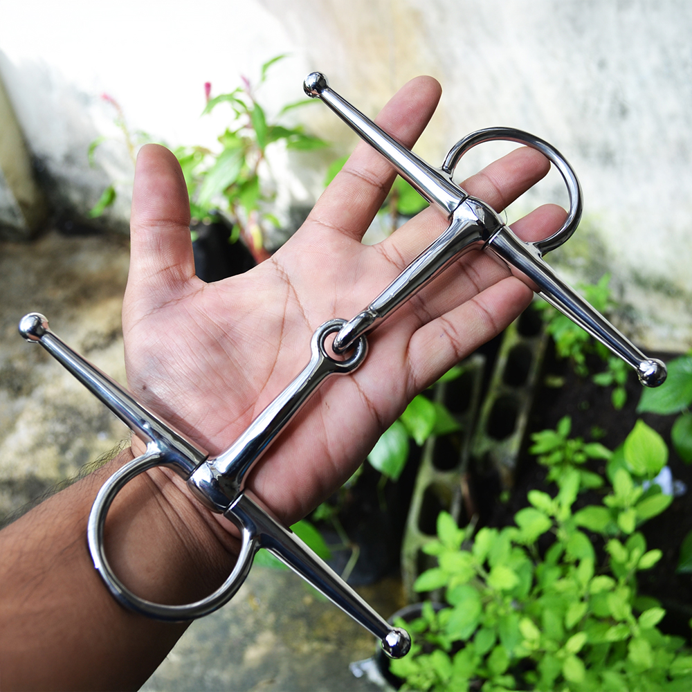 Does Your Horse's Bit Fit? The Importance of a Correctly Fitted Bit ...