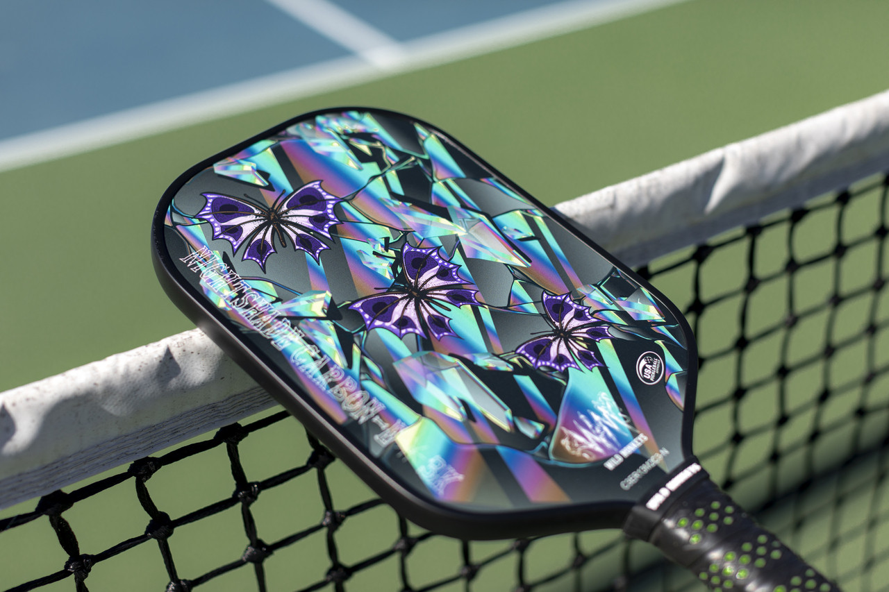 Nightshade Carbon-E 3K elongated midweight carbon fiber pickleball