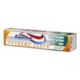 Aquafresh Extreme Clean Pure Breath Action Fluoride Toothpaste Fresh Mint - 5.6 oz