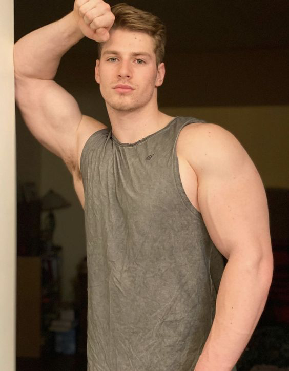 Tank Tops vs. T-Shirts: Which Is Best for Your Workout?