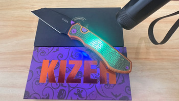 (Dropping Sept 21st) Exclusive Halloween Kizer Wharning Folding Knife Orange Aluminum & Glow in the Dark Green Micarta Handle Black Nitro-V Sheepsfoot Ki3738E2