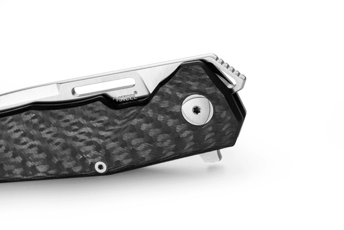 Lion Steel Q4ttro Folding Knife Carbon Fiber Handle Magnacut Plain