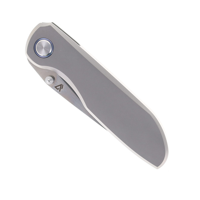 Vanguard Cheetah Integral Folding Knife Gray Titanium Handle Satin