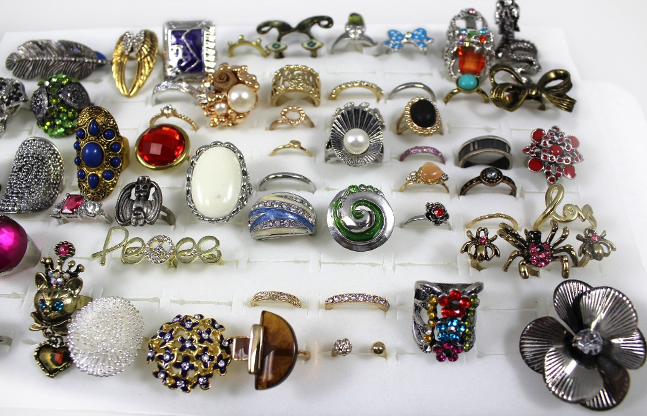 1047) Wholesale Assorted Designs Stylish Rings Women Fashion Jewelries -  BargainPioneer
