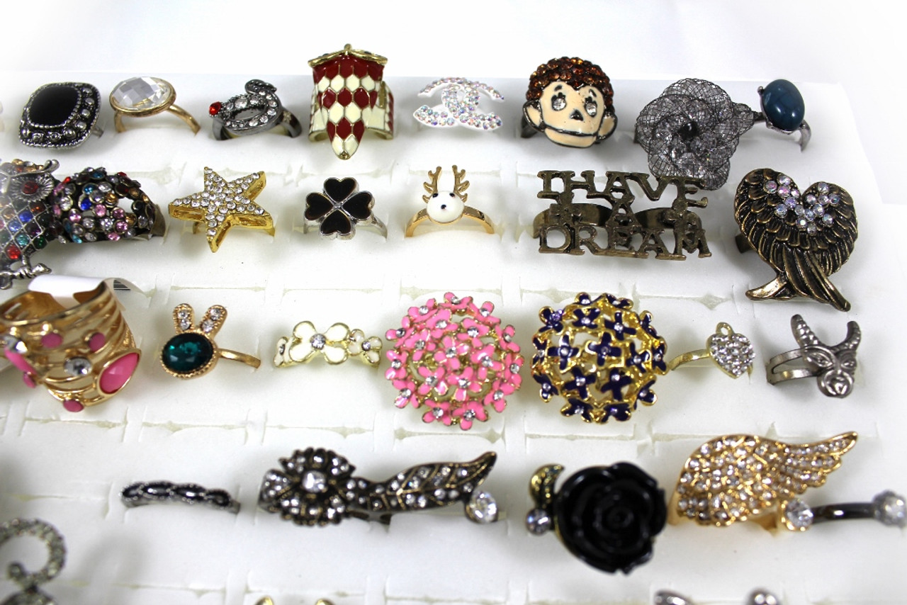 1047) Wholesale Assorted Designs Stylish Rings Women Fashion Jewelries -  BargainPioneer