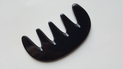 Small handmade yak horn comb with extra wide teeth | Shop Arakicrafts