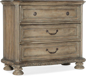 Hooker Furniture Bedroom Castella Bachelors Chest in Antique Slate