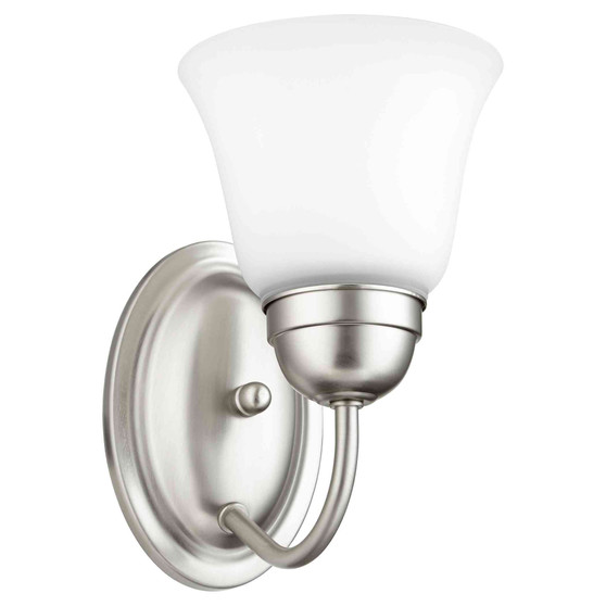 Traditional 1 Light Wall Mount In Satin Nickel