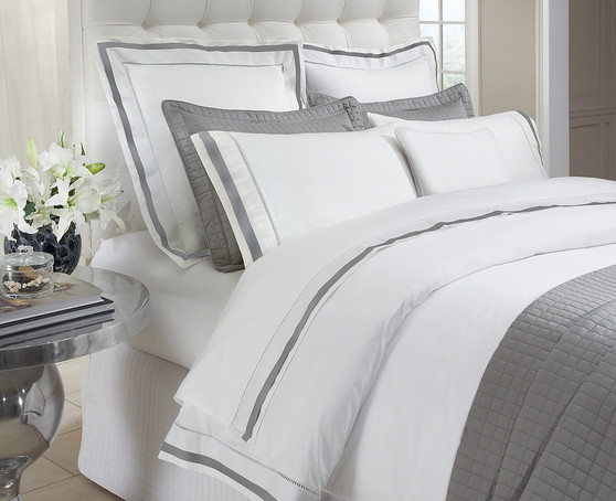 Chelsea Duvet  White/Gray Queen
