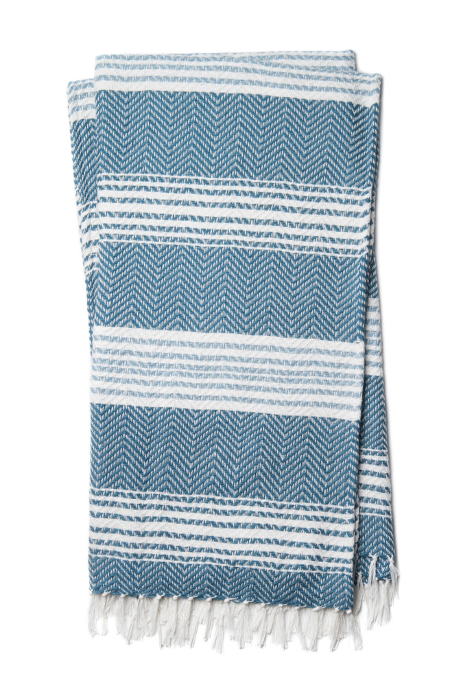 Loloi T0035 Blue  White 4-2 x 5 Throw