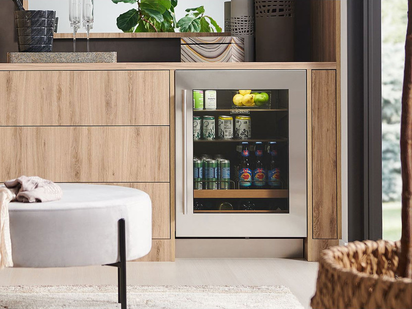 Sub-Zero Stainless Frame Right-Hinge Door Panel With Tubular Handle