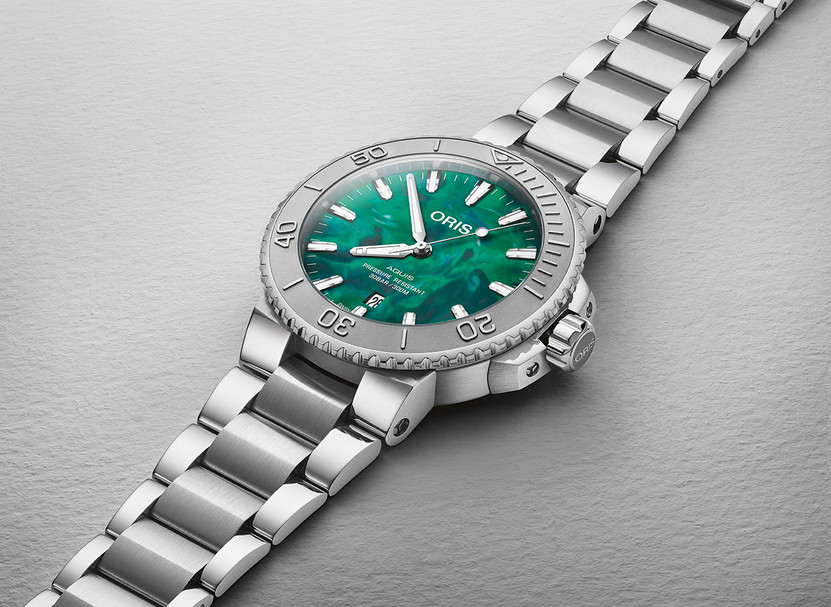 Oris Aquis X Bracenet Watch 43mm with Green Dial and Stainless Steel Bracelet
