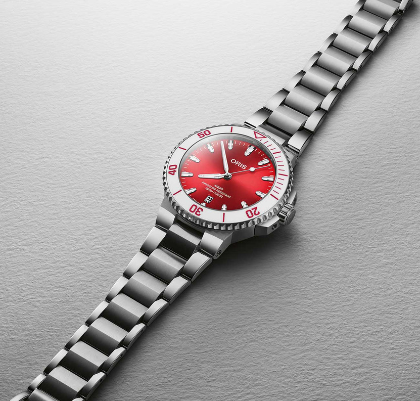 Oris Aquis Date Taste Of Summer Watch 41.50mm with Red Dial