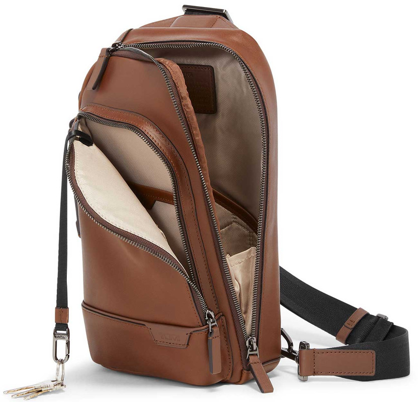 TUMI Sling Harrison Gregory in Cognac