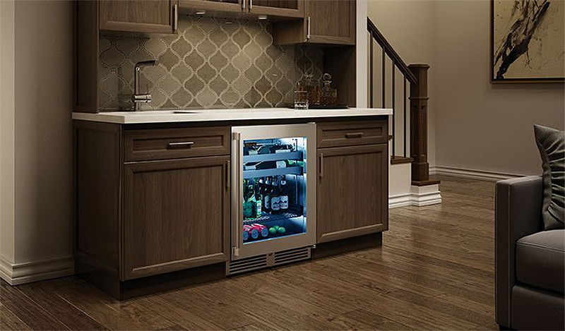 Perlick Signature Series 3.1 Cu. Ft. Beverage Center 24-Inch Wide Left-Hinge in Stainless Frame