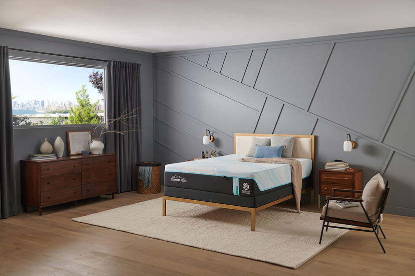 Tempur-Pedic PRObreeze 2.0 Medium Hybrid Queen Mattress