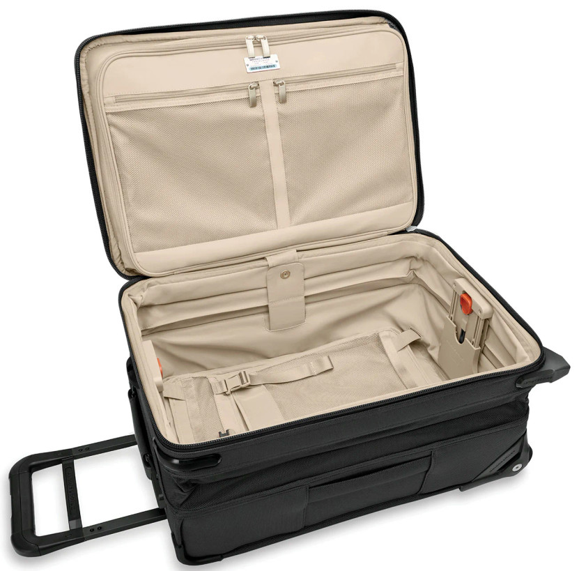 Briggs  Riley Baseline Black Essential 2-Wheel Carry-On