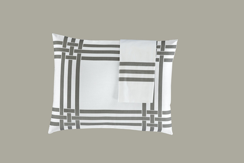 Sarah Queen Duvet Set Gray w/2 Euro Shams