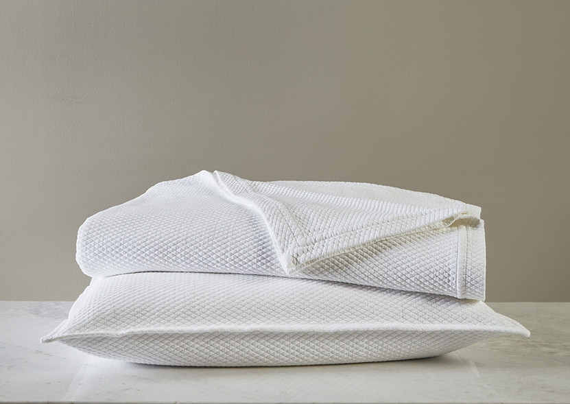 Hyatt Matelasse Coverlet White Twin