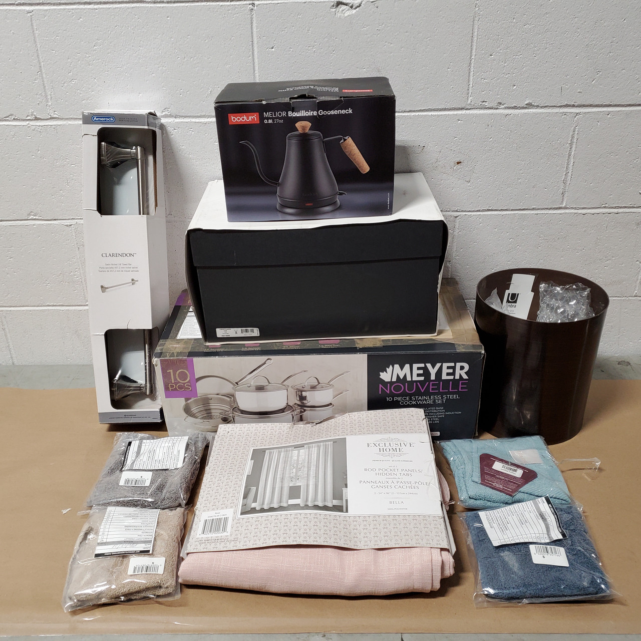 38 Units of Home Products - MSRP 3649$ - Returns (Lot # 580879)