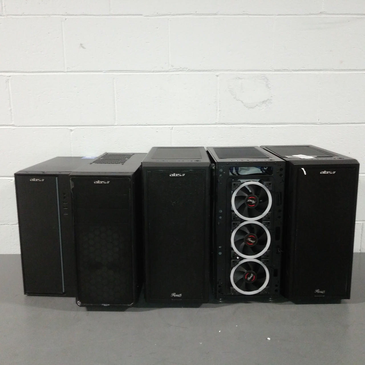 5 Units of High Value Desktops - MSRP 5650$ - Salvage (Lot # 554723)