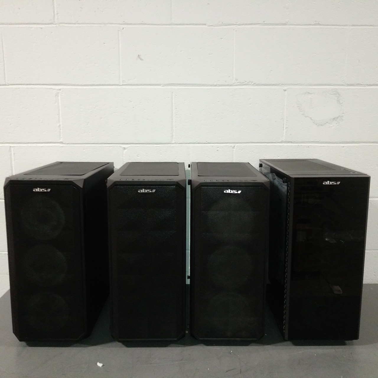 4 Units of High Value Desktops - MSRP 8540$ - Salvage (Lot # 555522)