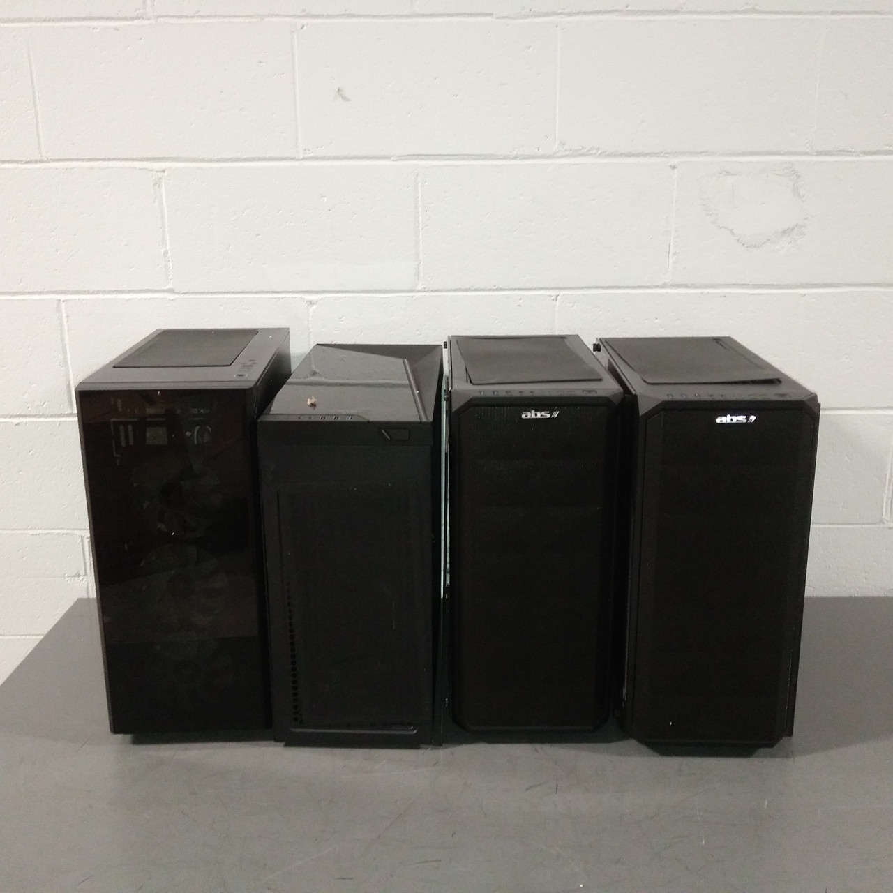 4 Units of High Value Desktops - MSRP 8990$ - Salvage (Lot # 555532)