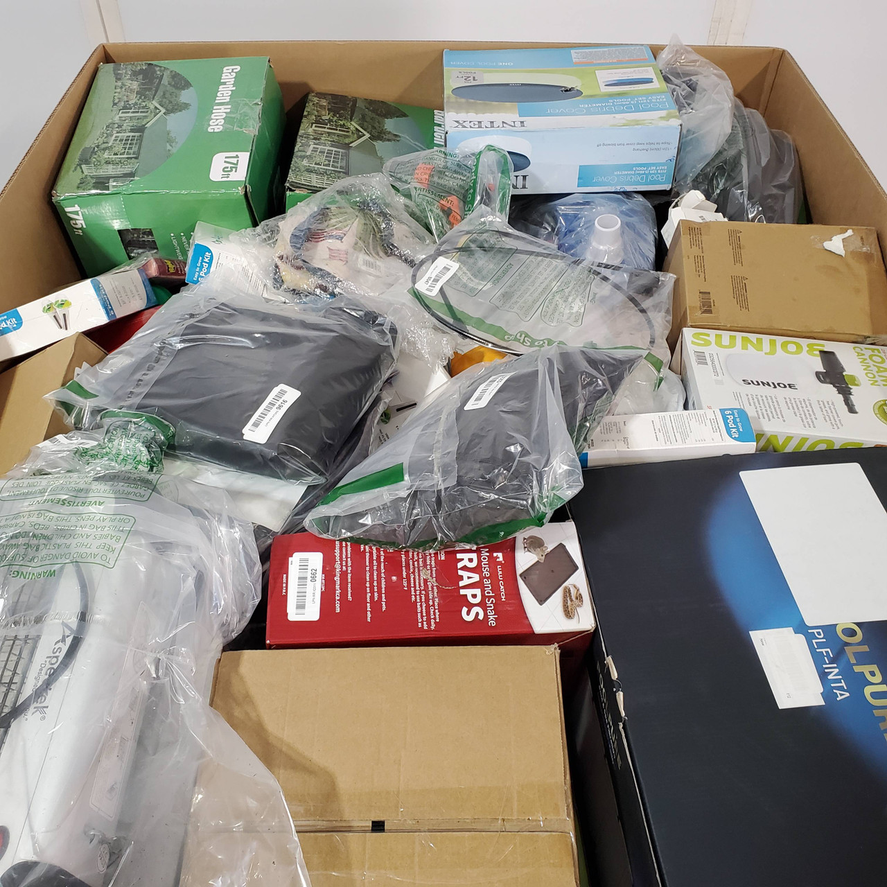 237 units of Garden & Accessories - MSRP $7,823 - Returns (Lot # 804555)