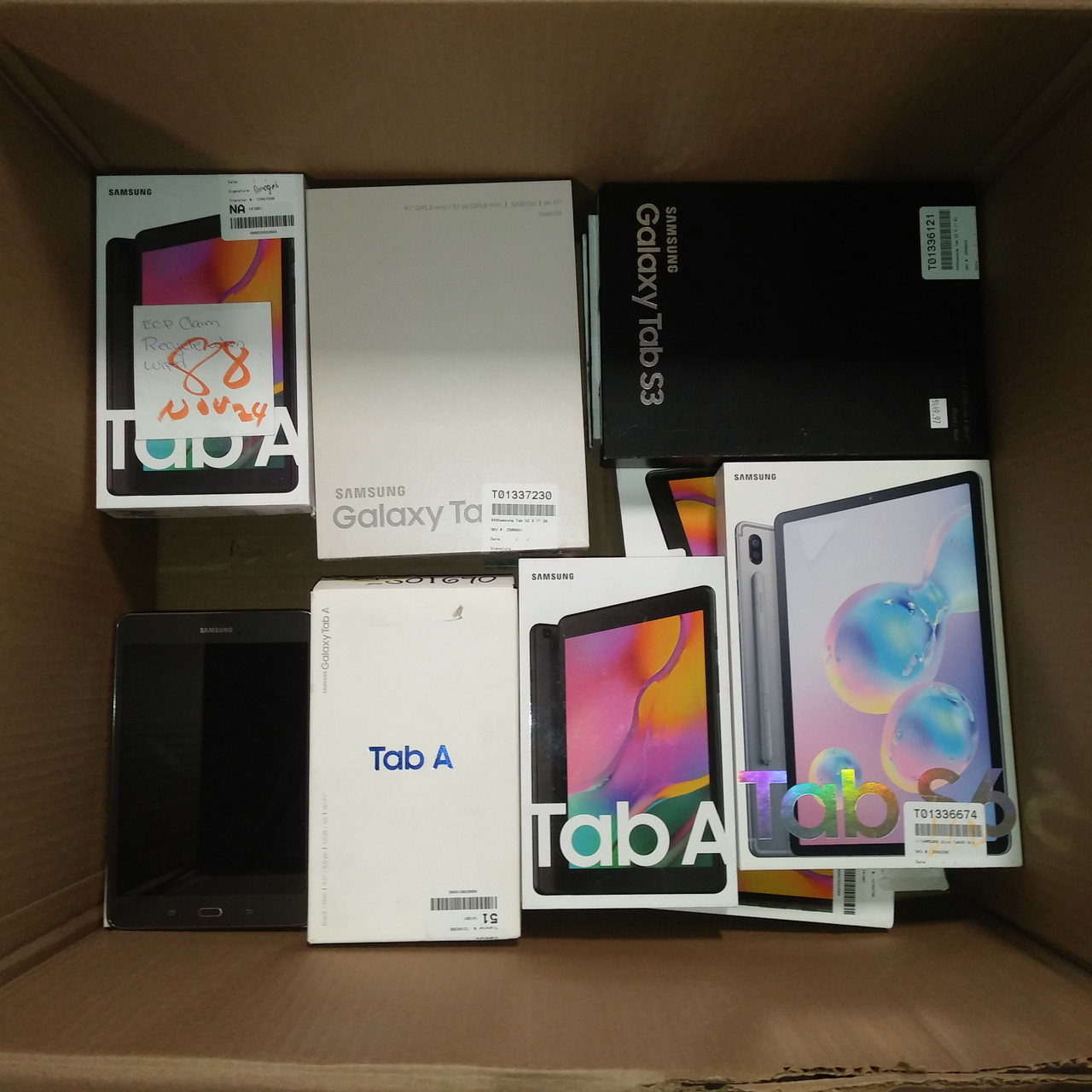 18 Units of Samsung Tablets - MSRP 6195$ - Salvage (Lot # 562116)