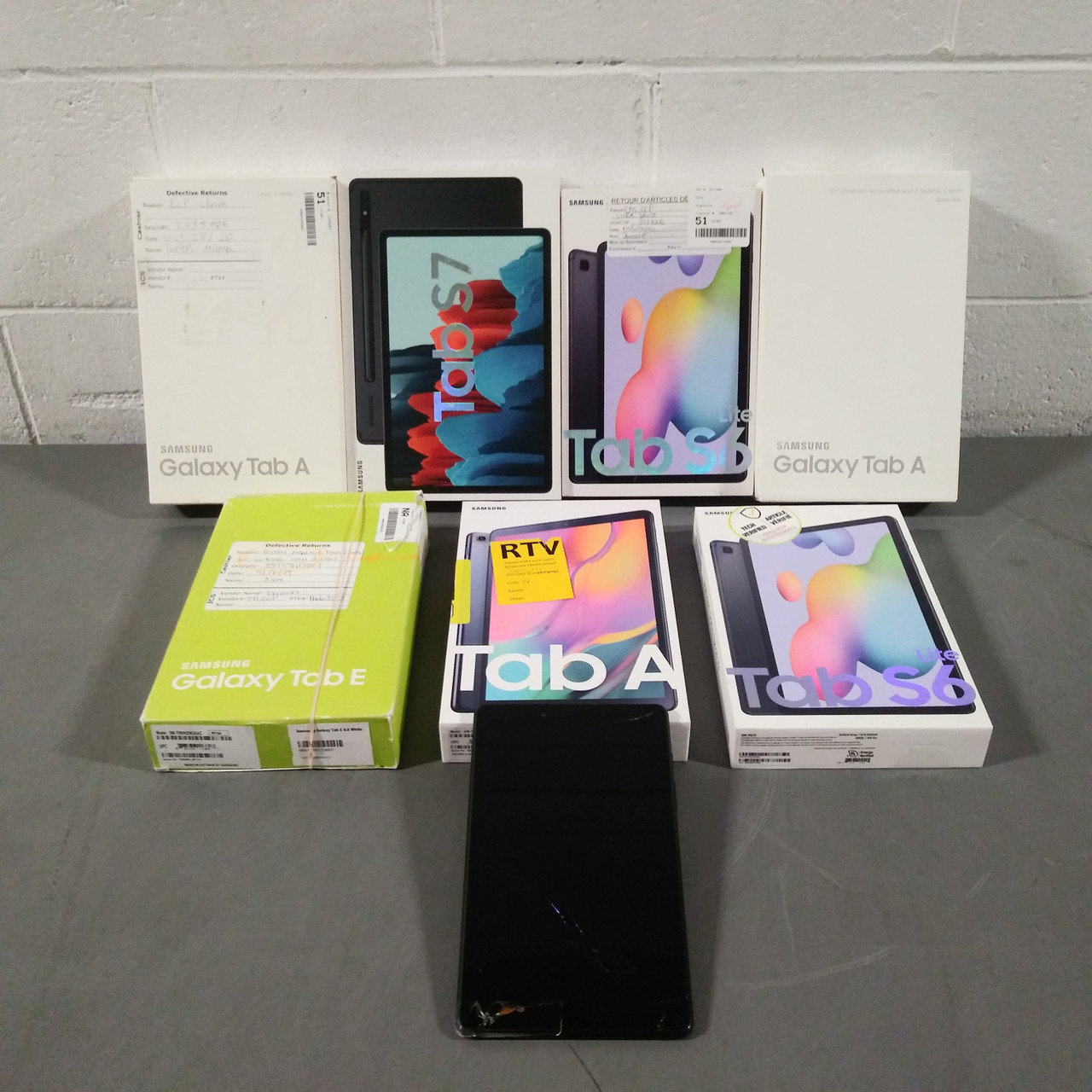 21 Units of Samsung Tablets - MSRP 6072$ - Salvage (Lot # 567009)