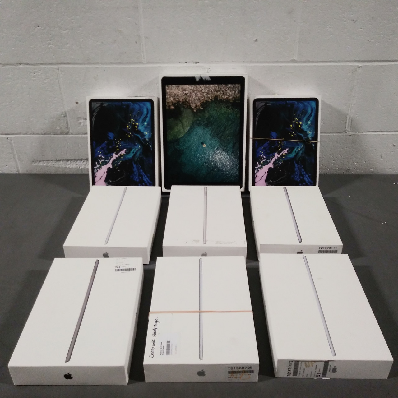 12 Units of High Value Apple Tablets - MSRP 8100$ - Salvage (Lot # 569002)