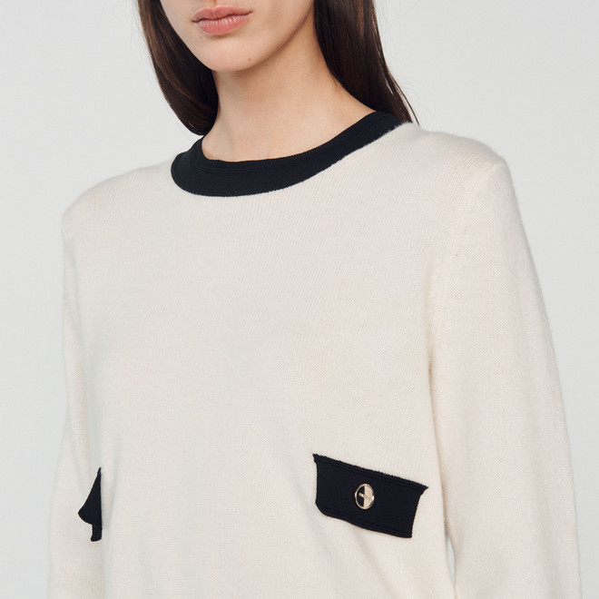 Fine knit sweater in white - White