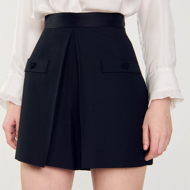 High waisted shorts with buttons - Black