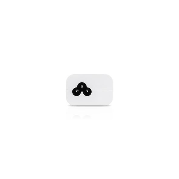 UBIQUITI POE-24-7W-G-WH - Inyector PoE Gigabit con protección contra descargas, alimentación de 24V DC a 0.3A y capacidad para reset remoto.