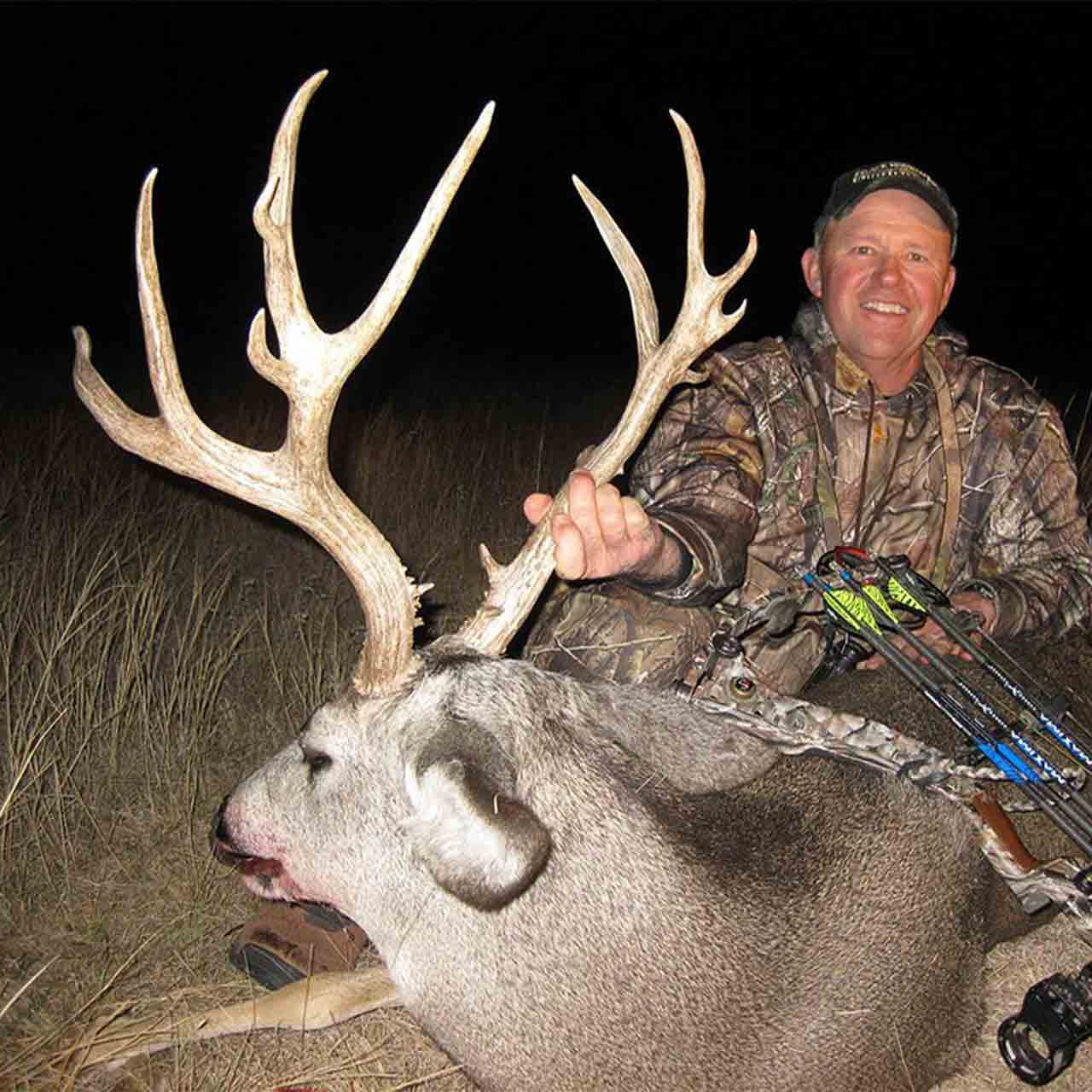 Archery mule deer hunts in South Dakota