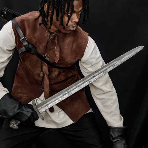 Damascus Steel Sword with Fuller Blade – Compact Grip and Leather Sheath