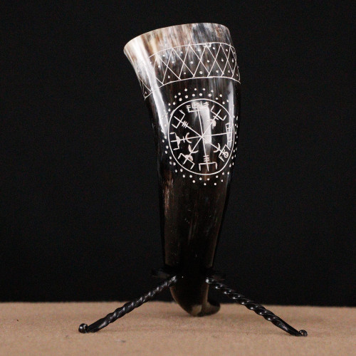 Drinking Horn with Vegvisir Design & Hand-Forged Rack – Viking Compass Set