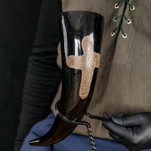 Rum Lovers Drinking Horn with Hand-Forged Metal Rack – Viking Style Kit