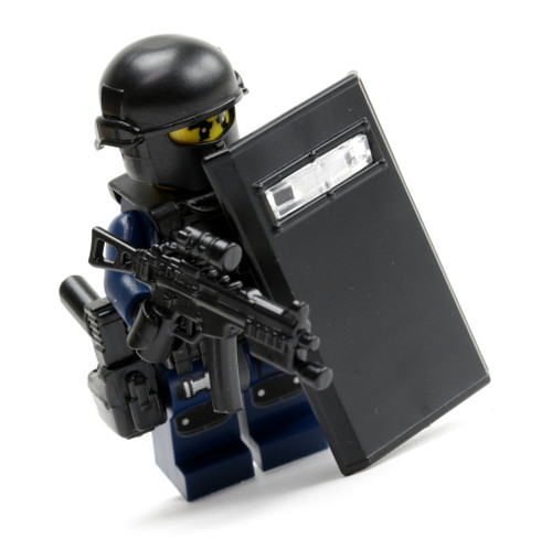 LAPD SWAT Officer - Shieldman w/ MP10