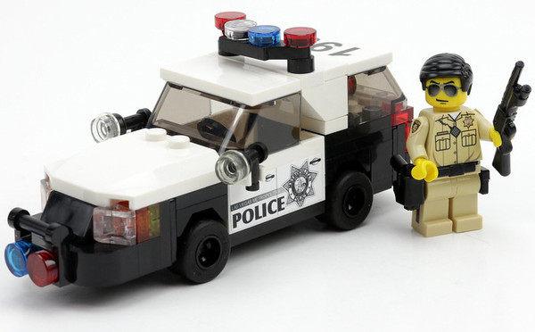 Las Vegas Metro Police Dept - Ford Explorer and Officer Bundle