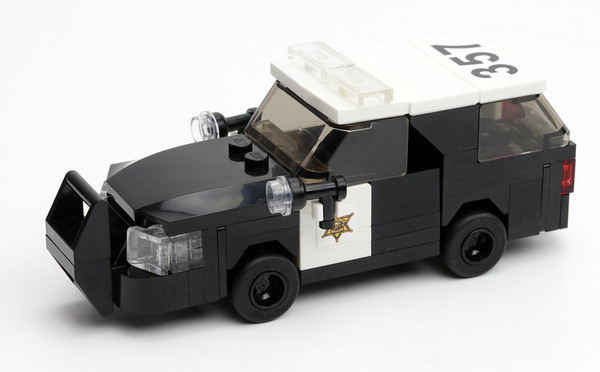 Orange County Sheriff - Ford Explorer | black rims| non-activated light bar | large push bar
