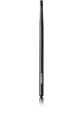 Les Pinceaux De CHANEL Eye Contouring Brush