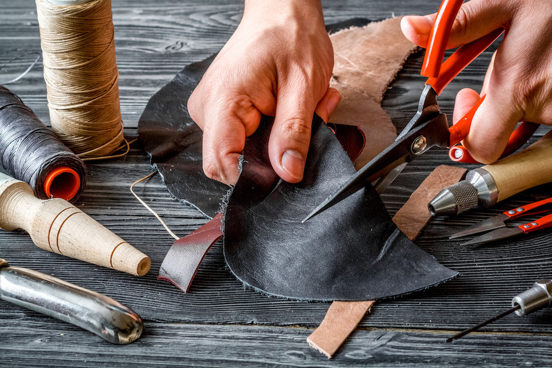 Safety Tips When Leatherworking - Stecksstore