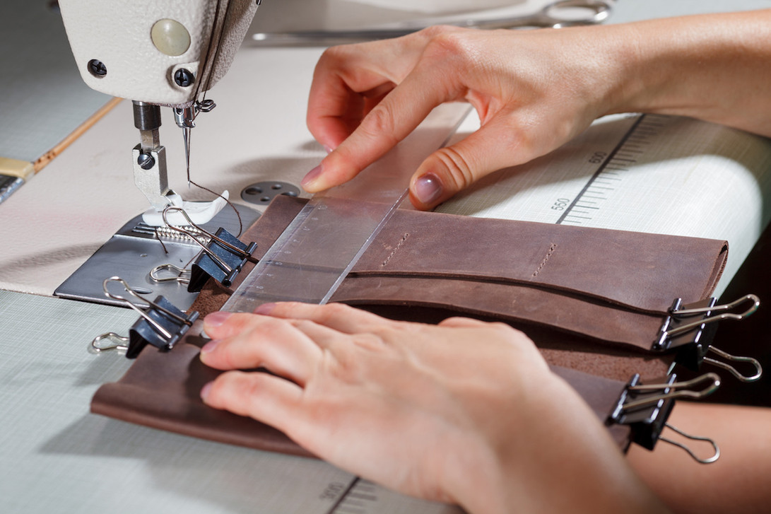 Pick Out the Right Leather Sewing Machine - Stecksstore