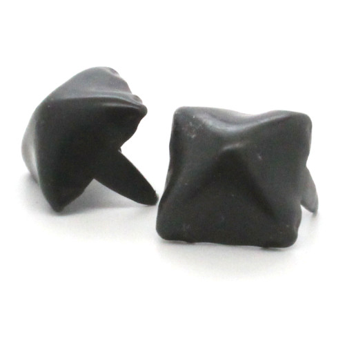 Pyramid Nail Head Spots Black 1/2" Front