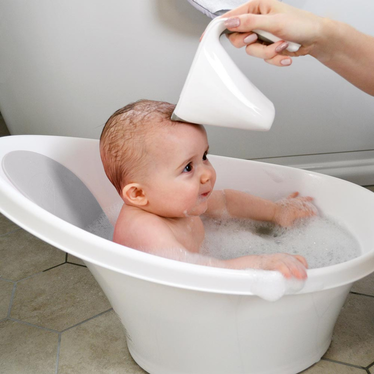 Shnuggle Washy Bath Jug. Shop Baby Bath Cleaning Online