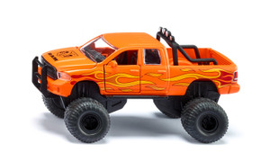 Siku RAM 1500 with Balloon Tyres die-cast model - full front three-quarter view | Peekaboobaby